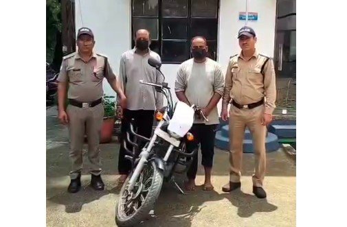 देहरादून पुलिस का त्वरित एक्शन, 24 घंटे में बुलेट चोरी का खुलासा, दो आरोपी गिरफ्तार