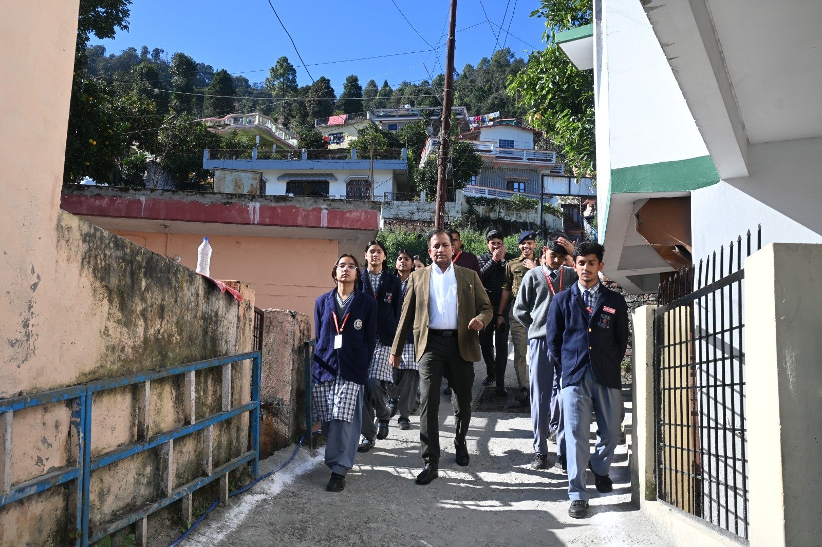 बच्चों को सुरक्षित बचपन और अधिकारों के प्रति किया जागरूक